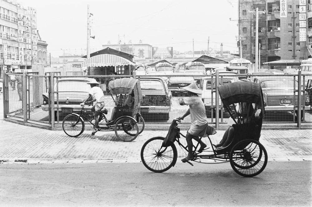1967年台北市許昌街的三輪車
